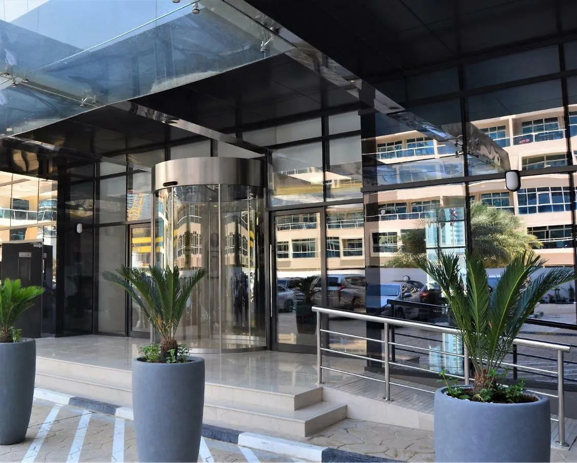 Millennium Place Dubai Marina 4*,