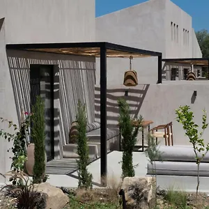 κάντε κράτηση εδώ