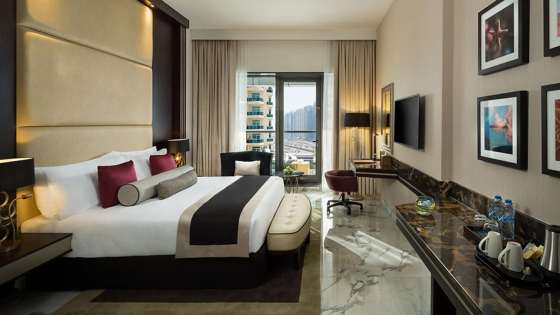Millennium Place Dubai Marina Szálloda