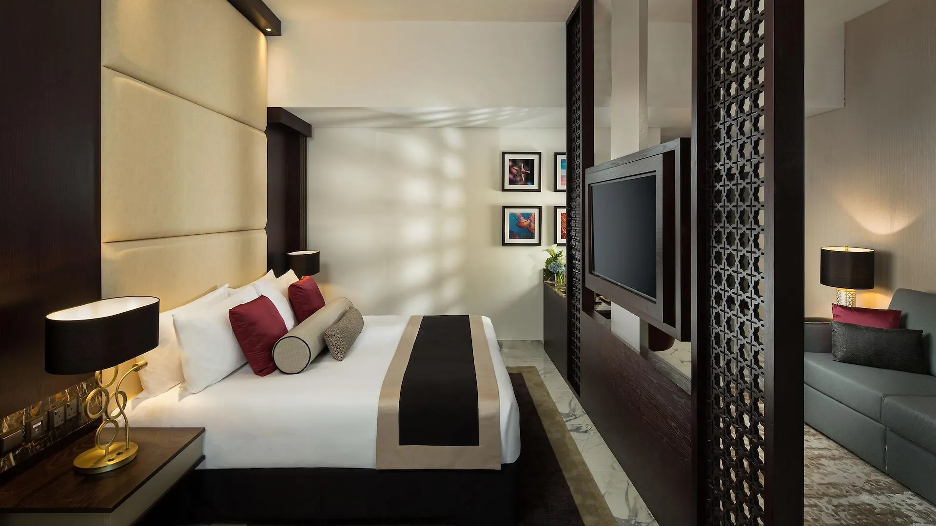 Millennium Place Dubai Marina 4*,